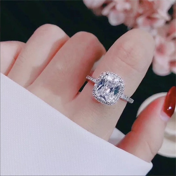 ☆☆Sterling silver Emerald Cut Diamond Halo Ring - Picture 5 of 7